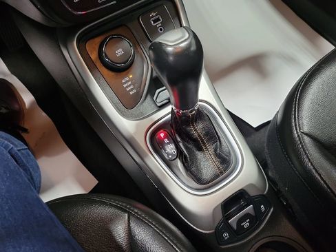 Used 2020 Jeep Compass Latitude w/ Cold Weather Group image 46