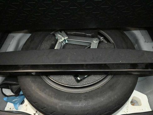 Used 2019 Toyota RAV4 XSE w/ Carpet Mat Package AWD/4WD image 28