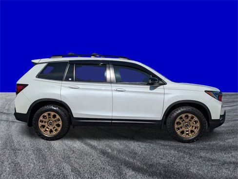 Used 2022 Honda Passport TrailSport image 3