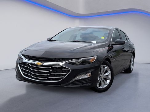 Used 2023 Chevrolet Malibu LT image 2