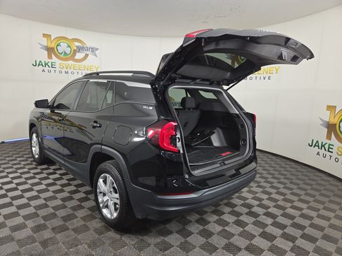 Certified 2024 GMC Terrain SLE w/ Driver Convenience Package FWD image 32