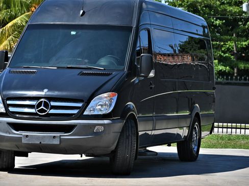 Used 2013 Mercedes-Benz Sprinter 2500 image 12