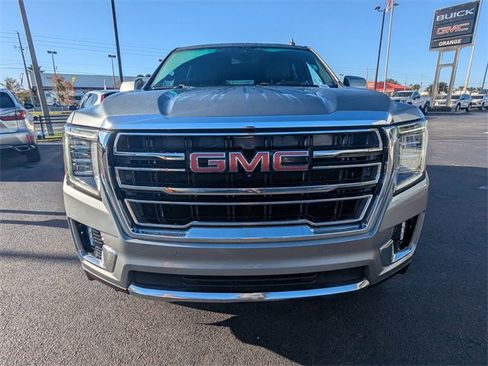Used 2023 GMC Yukon SLT w/ SLT Premium Package image 8