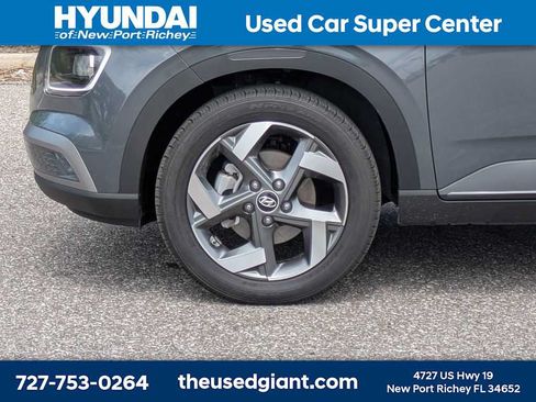 Certified 2025 Hyundai Venue Limited FWD image 10