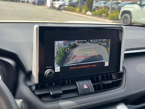 Certified 2025 Toyota RAV4 XLE AWD/4WD image 25