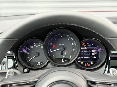 New 2026 Porsche Macan image 19