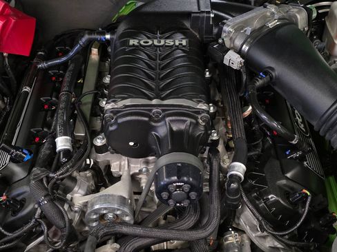 Used 2013 Ford Mustang GT Premium w/ Comfort Pkg RWD image 40