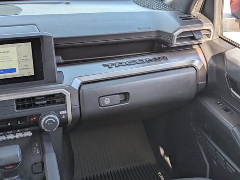 Used 2024 Toyota Tacoma TRD Sport image 18