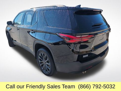 Used 2023 Chevrolet Traverse RS image 3