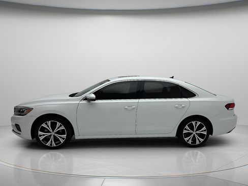 Used 2022 Volkswagen Passat 2.0T SE FWD image 7