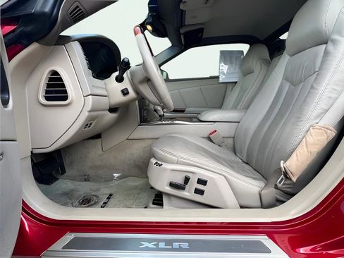 Used 2005 Cadillac XLR image 16