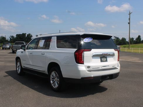 Used 2022 GMC Yukon XL SLT w/ SLT Premium Package RWD image 7
