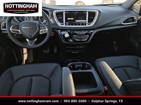 New 2026 Chrysler Pacifica Select image 8