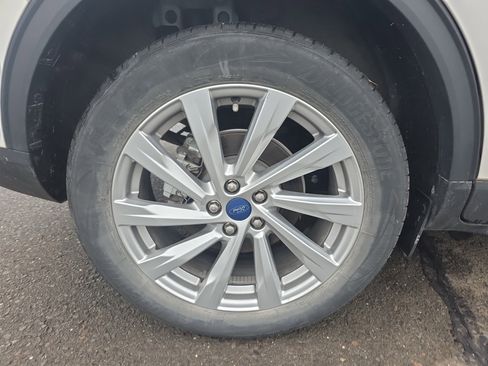 Used 2022 Ford Escape Titanium w/ Titanium Elite Package image 11