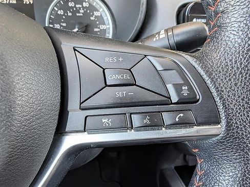 Used 2025 Nissan Versa SR FWD image 21