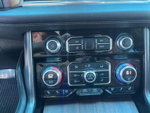 Used 2023 GMC Yukon XL Denali Ultimate AWD/4WD image 19