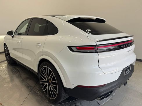 Used 2025 Porsche Cayenne S AWD/4WD image 9