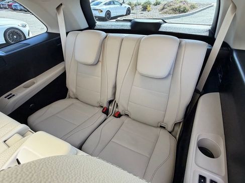 Used 2026 Mercedes-Benz GLS 450 4MATIC image 33