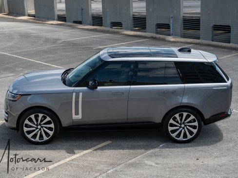 Used 2025 Land Rover Range Rover Autobiography AWD/4WD image 16
