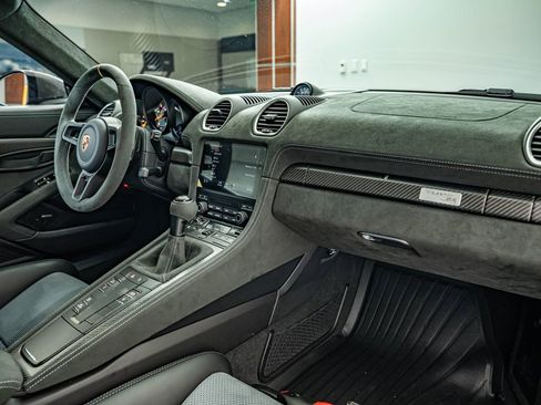 Certified 2024 Porsche 718 Cayman GT4 RS RWD image 60