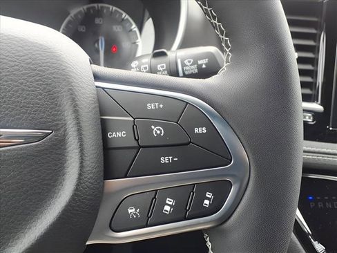 New 2026 Chrysler Pacifica Select image 17