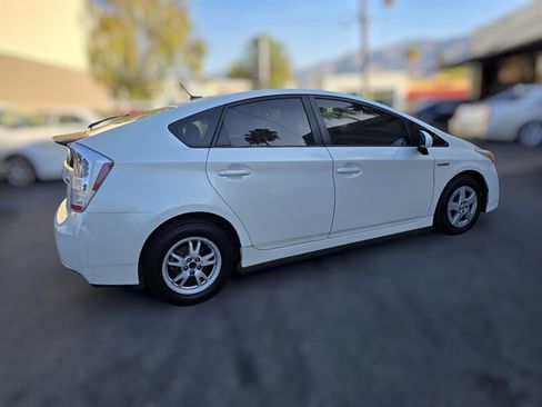 Used 2011 Toyota Prius Three w/ Solar Roof Pkg FWD image 8