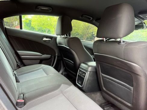 Used 2015 Dodge Charger SXT RWD image 19