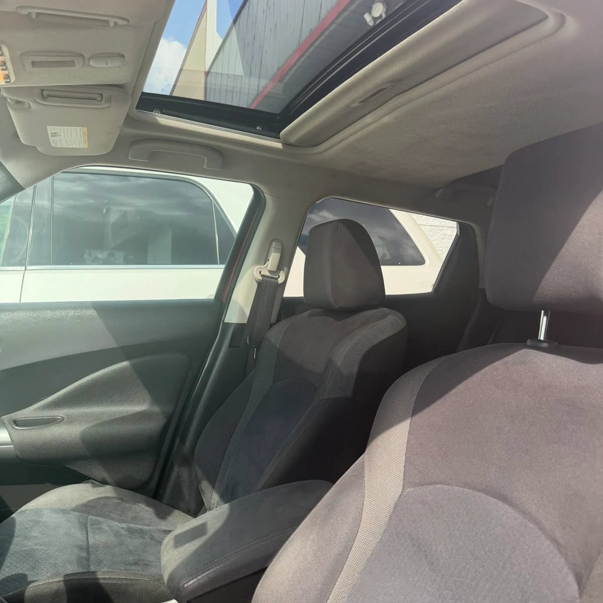 Used 2016 Nissan Juke SV FWD image 11