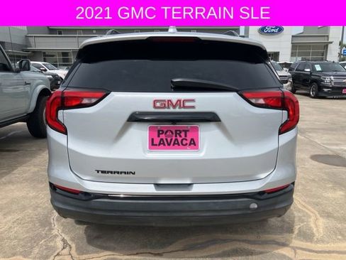 Used 2021 GMC Terrain SLE w/ Driver Convenience Package FWD image 5