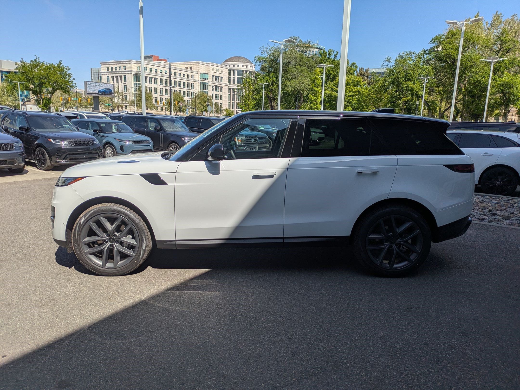 New 2026 Land Rover Range Rover Sport SE AWD/4WD image 8