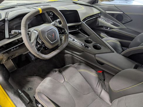 Used 2026 Chevrolet Corvette Stingray Premium Cpe w/ Z51 Performance Package RWD image 13