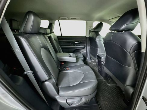 Used 2024 Toyota Grand Highlander AWD Hybrid image 27