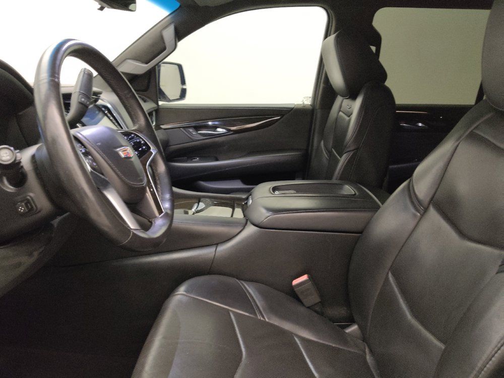 Used 2018 Cadillac Escalade Platinum RWD image 17