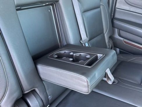Used 2016 GMC Yukon XL SLT w/ Open Road Package image 23