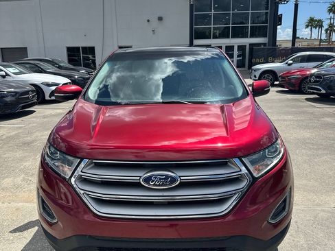 Used 2017 Ford Edge Titanium w/ Equipment Group 301A FWD image 3