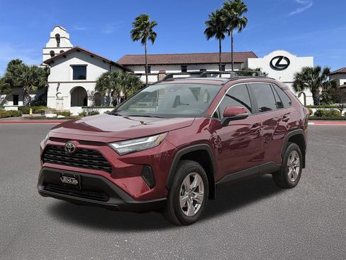 Used 2023 Toyota RAV4 XLE w/ Convenience Package FWD image 5