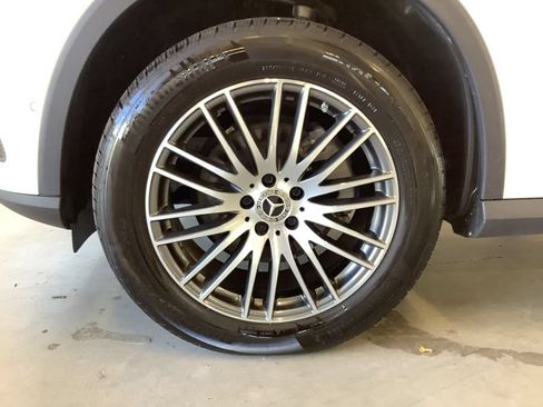 Used 2023 Mercedes-Benz GLC 300 4MATIC image 30