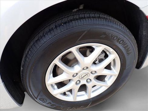 Used 2024 Chrysler Pacifica Touring-L FWD image 7