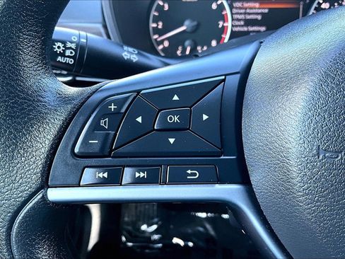 Used 2024 Nissan Altima 2.5 SV FWD image 17