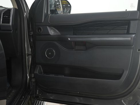 Used 2019 Ford Expedition Platinum image 12