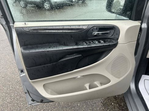 Used 2014 Dodge Grand Caravan SXT FWD image 14