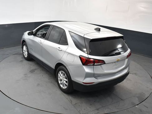 Used 2022 Chevrolet Equinox LS w/ LS Convenience Package AWD/4WD image 24