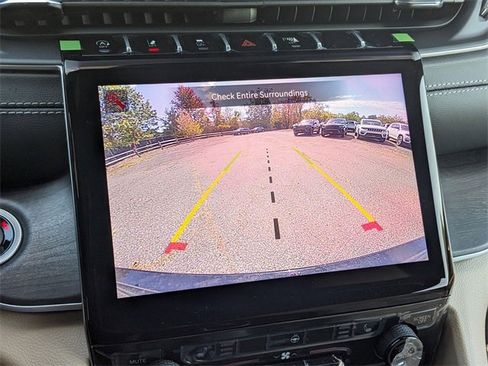 New 2025 Jeep Grand Cherokee Limited image 23