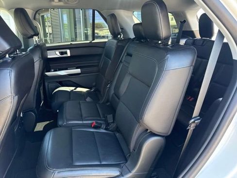 Certified 2023 Ford Explorer Limited w/ Equipment Group 301A AWD/4WD image 39
