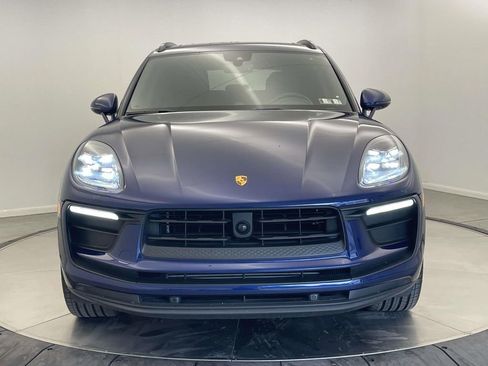 Certified 2022 Porsche Macan AWD/4WD image 10