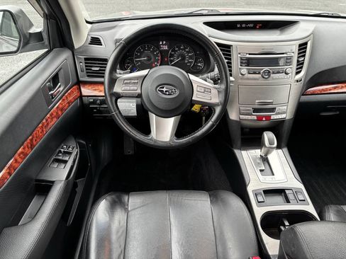 Used 2011 Subaru Outback 2.5i Limited image 11