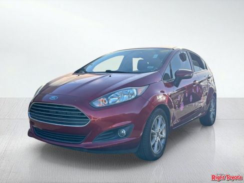 Used 2016 Ford Fiesta SE w/ Equipment Group 201A FWD image 2