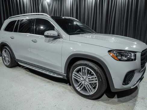 New 2026 Mercedes-Benz GLS 450 4MATIC image 3