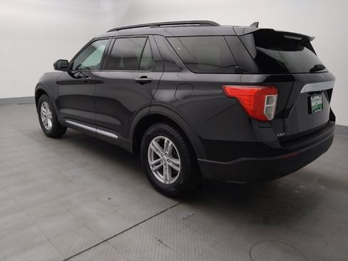 Used 2022 Ford Explorer XLT image 3