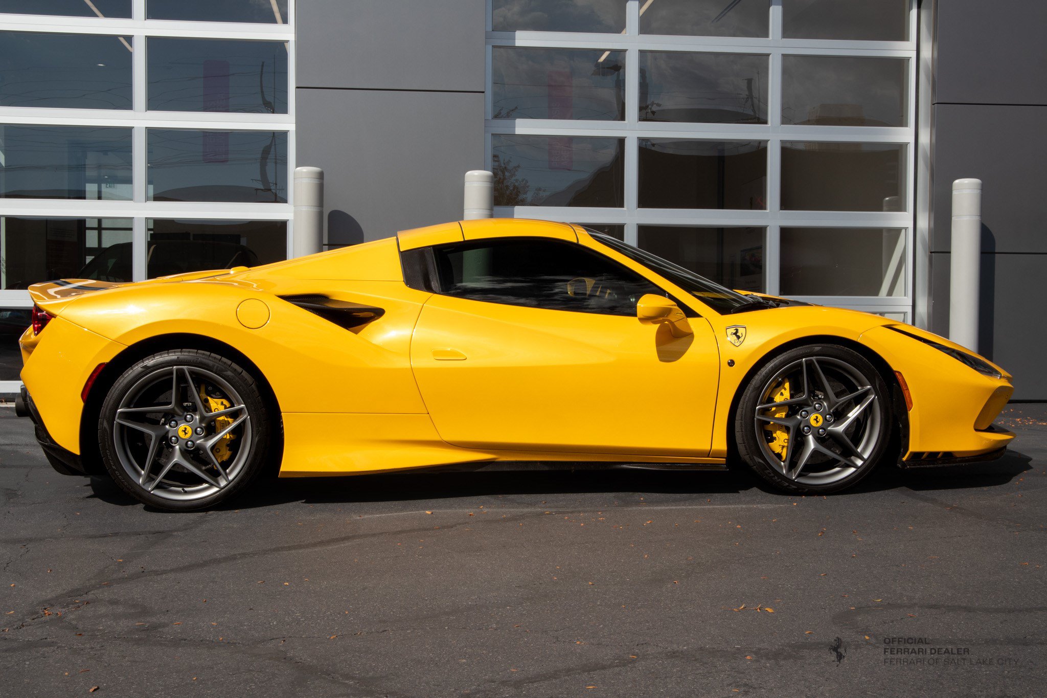Used 2021 Ferrari F8 Tributo RWD image 7